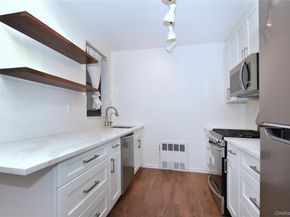 15 HILL PARK Avenue 1L, Great Neck Plaza NY 11021