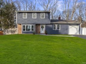 15 Bellaire Drive, Ridge NY 11961