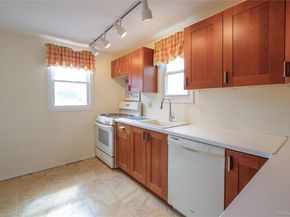 106 Dubois Avenue, Valley Stream NY 11581