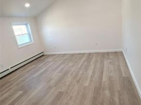 284 15th Street, West Babylon NY 11704