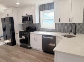 284 15th Street, West Babylon NY 11704