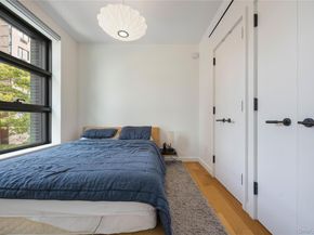 547 W 47th Street 509, New York (Manhattan) NY 10036