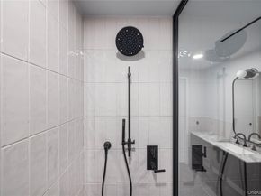 547 W 47th Street 509, New York (Manhattan) NY 10036