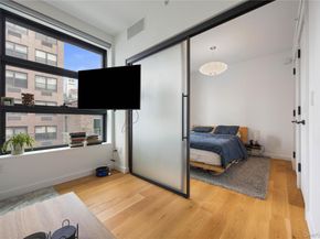547 W 47th Street 509, New York (Manhattan) NY 10036