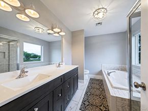 86 Country Road, Medford NY 11763