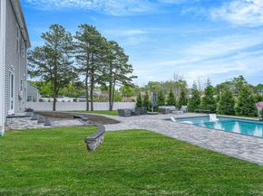 86 Country Road, Medford NY 11763