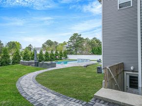 86 Country Road, Medford NY 11763
