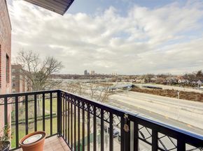 135-46 Grand Central Parkway 4C, Briarwood NY 11435