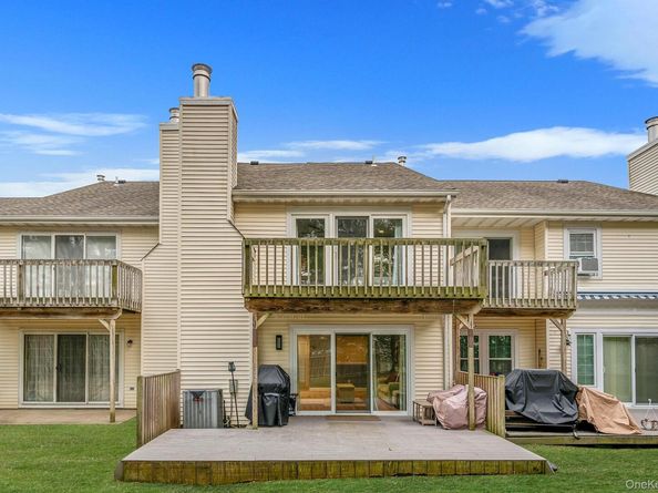 103 Northwood Court, Bayport NY 11705