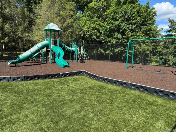 6 Greenwood Court, Briarcliff Manor NY 10510