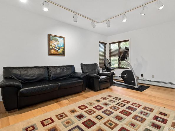 6 Greenwood Court, Briarcliff Manor NY 10510