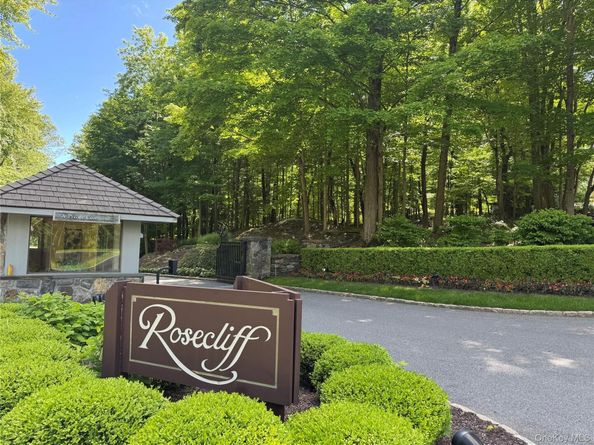 6 Greenwood Court, Briarcliff Manor NY 10510