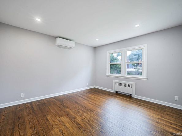 3862 Clark Street, Seaford NY 11783