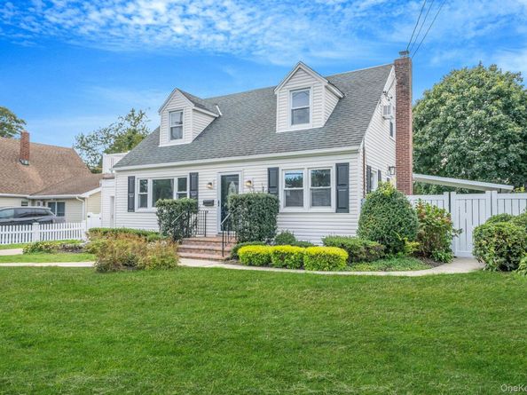3862 Clark Street, Seaford NY 11783