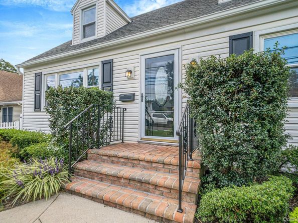 3862 Clark Street, Seaford NY 11783