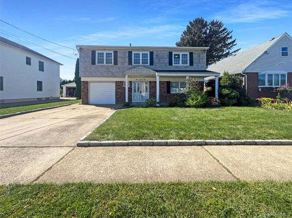 371 Pennsylvania Avenue, Mineola NY 11501