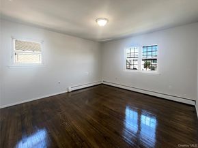 371 Pennsylvania Avenue, Mineola NY 11501