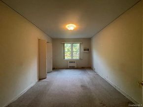1361 Broadway B26, Hewlett NY 11557