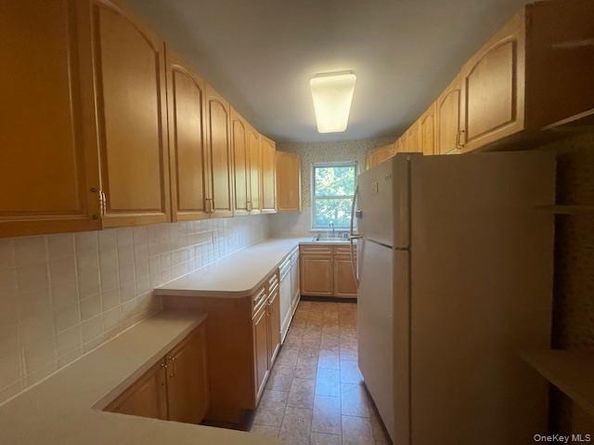 1361 Broadway B26, Hewlett NY 11557
