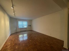 1361 Broadway B26, Hewlett NY 11557