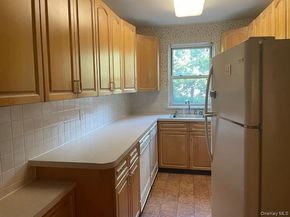 1361 Broadway B26, Hewlett NY 11557