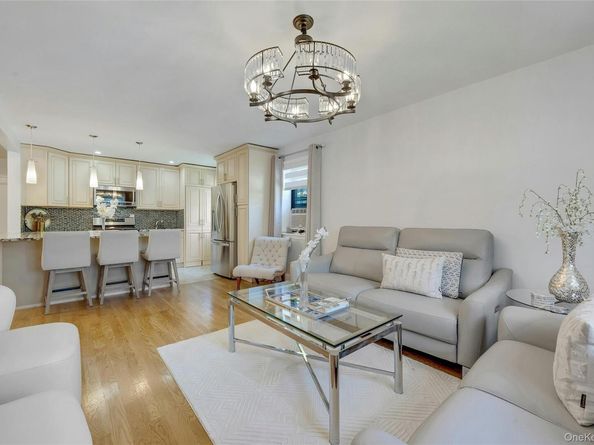 1259 California Road 2 (C23), Eastchester NY 10709