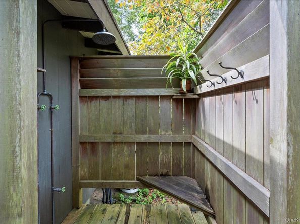 46 Flaggy Hole Road, East Hampton NY 11937