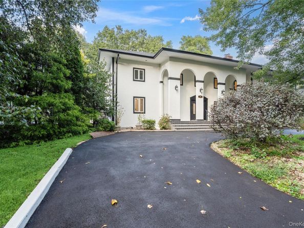369 Vanderbilt Parkway, Dix Hills NY 11746