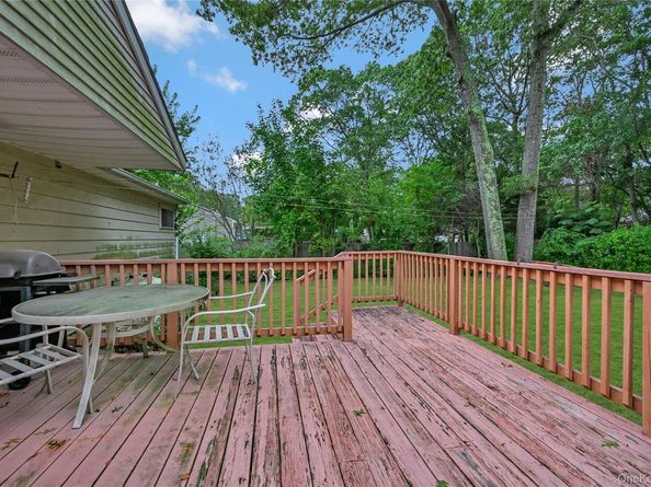 11 Fox Lane, Shoreham NY 11786