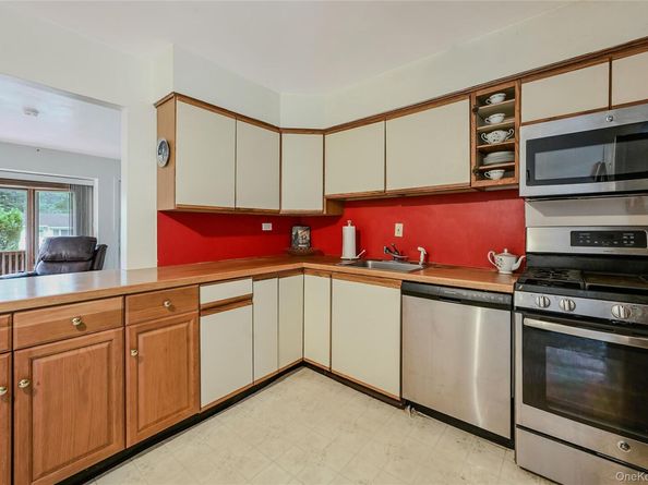 11 Fox Lane, Shoreham NY 11786
