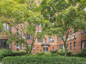 35 Parkview Avenue