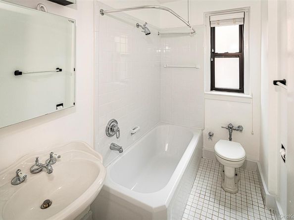 35 Parkview Avenue 4J, Bronxville NY 10708