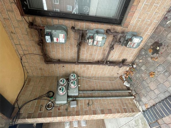 76-14 69th Road, Middle Village NY 11379