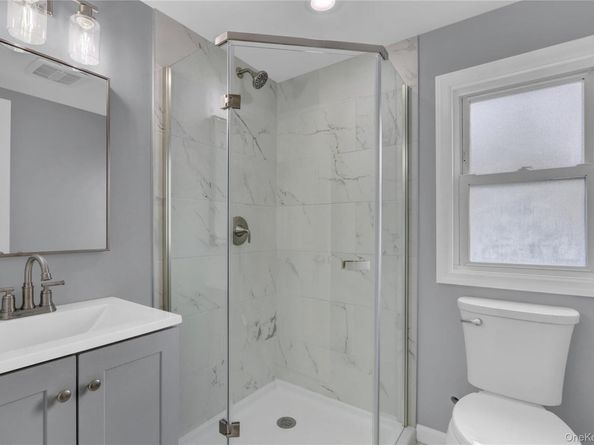 15 Cornwall Lane, Hicksville NY 11801