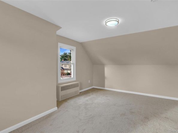 15 Cornwall Lane, Hicksville NY 11801