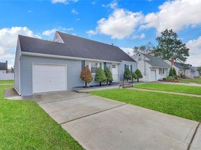 15 Cornwall Lane, Hicksville NY 11801