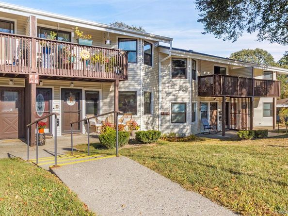 36 Sussex Drive B, Yorktown Heights NY 10598