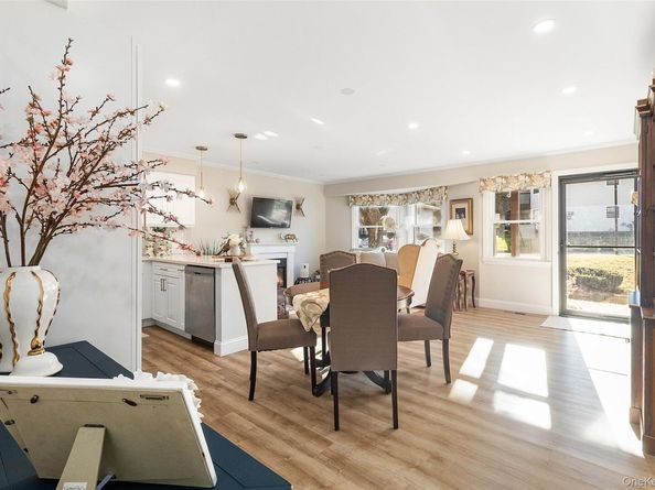 36 Sussex Drive B, Yorktown Heights NY 10598