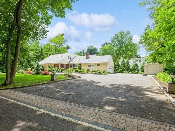 77 Duck Pond Road, Glen Cove NY 11542