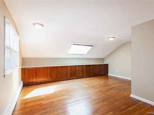 77 Duck Pond Road, Glen Cove NY 11542