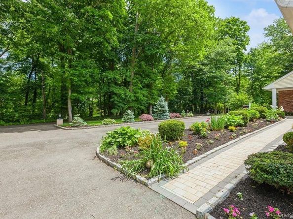 77 Duck Pond Road, Glen Cove NY 11542