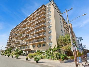 25 Neptune Boulevard
