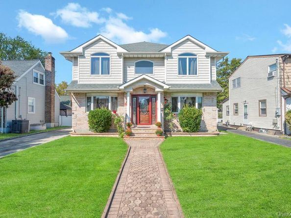 43 Prince Street, New Hyde Park NY 11040