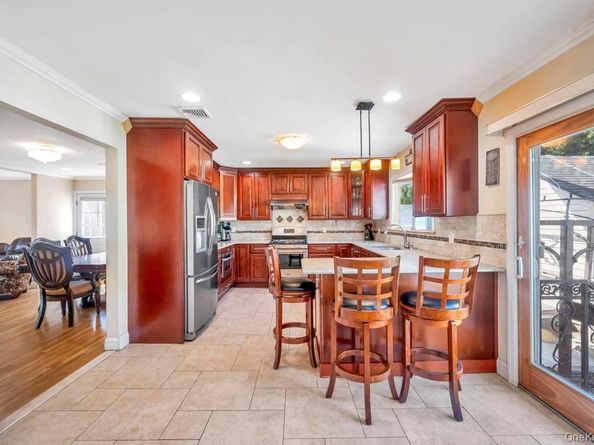43 Prince Street, New Hyde Park NY 11040