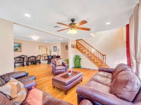 43 Prince Street, New Hyde Park NY 11040