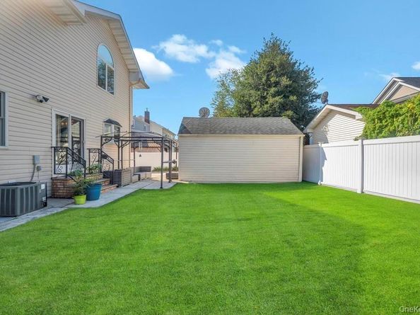 43 Prince Street, New Hyde Park NY 11040