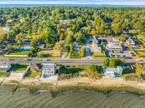 291 E Montauk Highway, Hampton Bays NY 11946