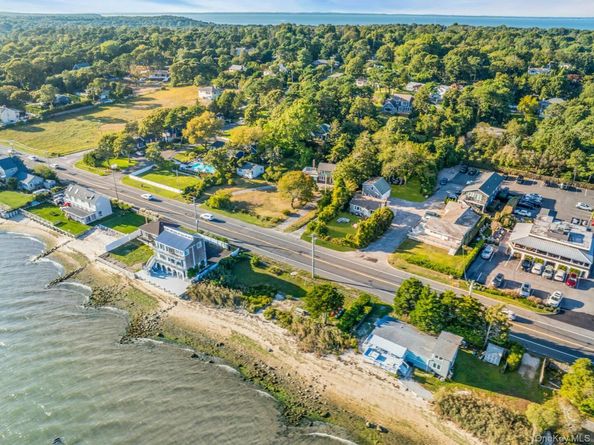 291 E Montauk Highway, Hampton Bays NY 11946
