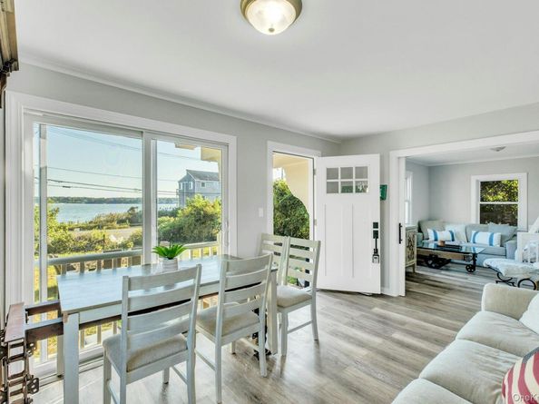 291 E Montauk Highway, Hampton Bays NY 11946