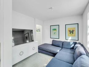 291 E Montauk Highway, Hampton Bays NY 11946